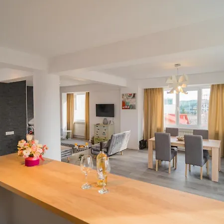 Apartmán Penthouse - Huge Rooftop Terrace + Skyline View
