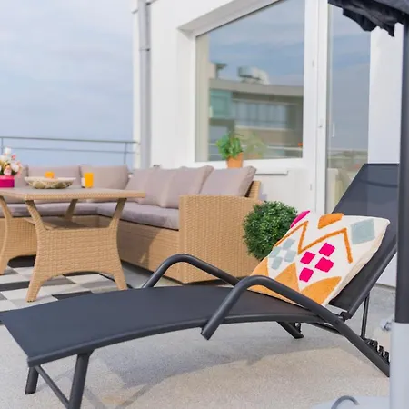 Apartmán Penthouse - Huge Rooftop Terrace + Skyline View *