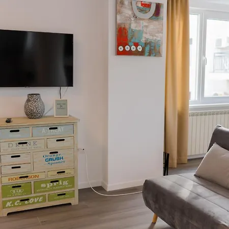 Penthouse - Huge Rooftop Terrace + Skyline View * Bukurešť