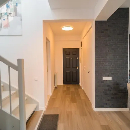 Penthouse - Huge Rooftop Terrace + Skyline View *