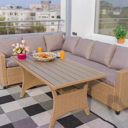 Apartmán Penthouse - Huge Rooftop Terrace + Skyline View