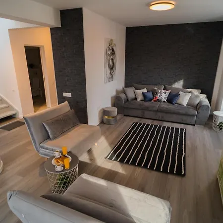 Penthouse - Huge Rooftop Terrace + Skyline View Apartmán *